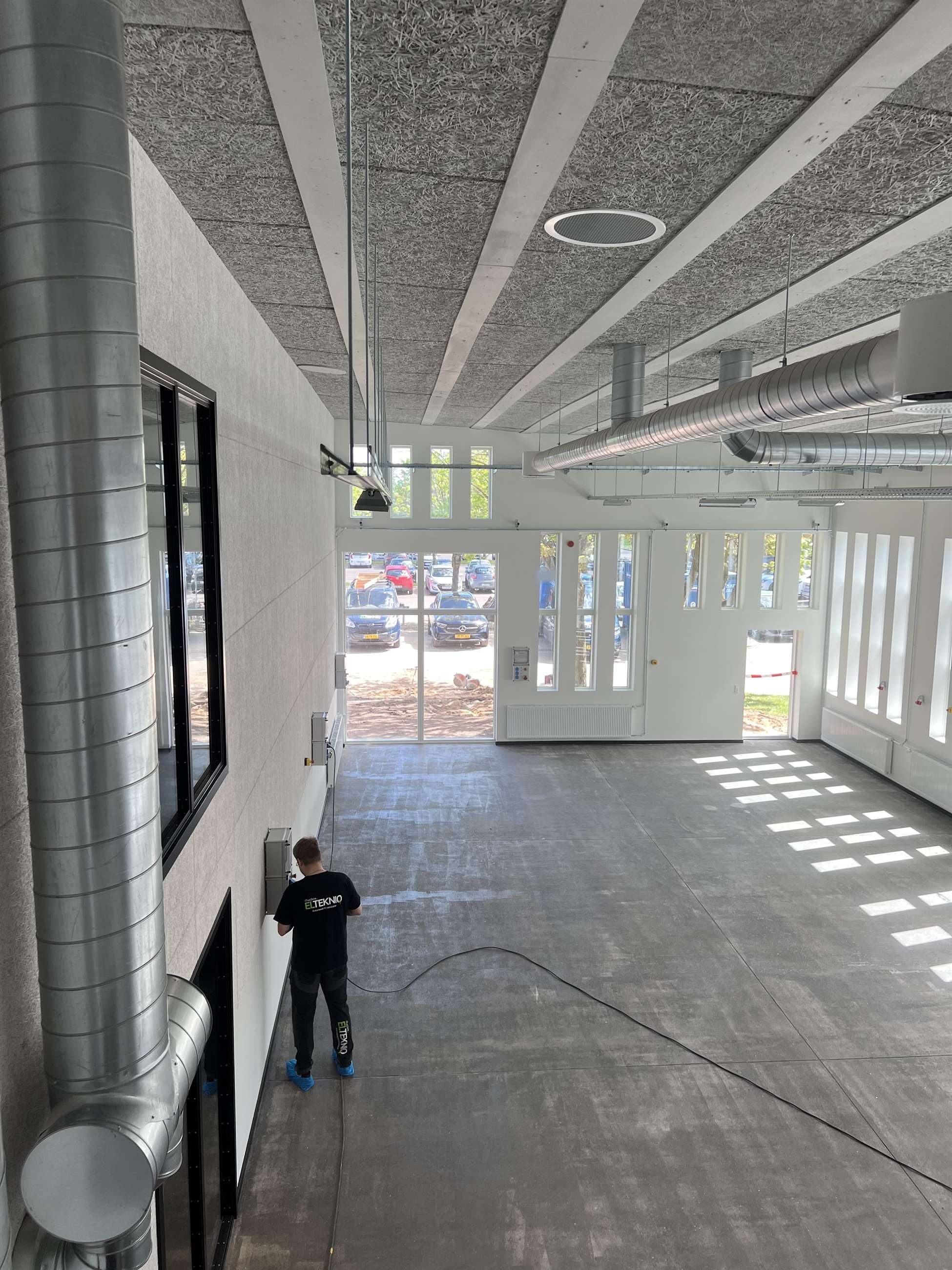 Elektriker der arbejder på fredericia maskinmesterskole
